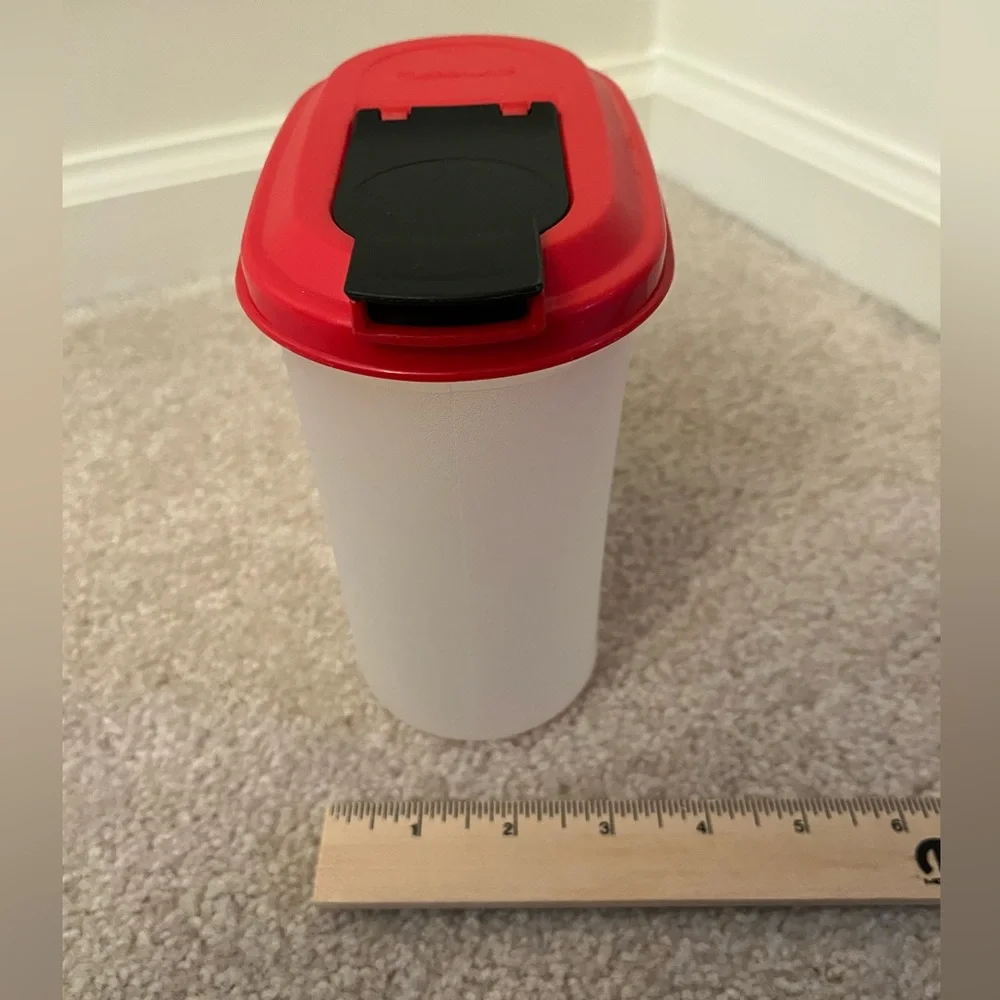 Vintage Tupperware Disney 1 quart slimline pitcher - Picture 3 of 9